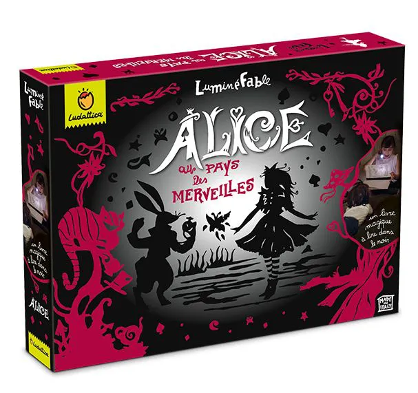 LIVRE THEATRE - ALICE AUX PAYS DES MERVEILLES